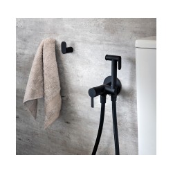 Bidetta ar magnētisko vārstu, iebūvējama sienā ar iebūves daļu, melna matēta